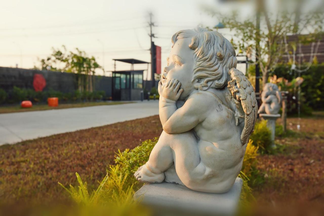 The Sun Resort Ratchaburi Exterior photo