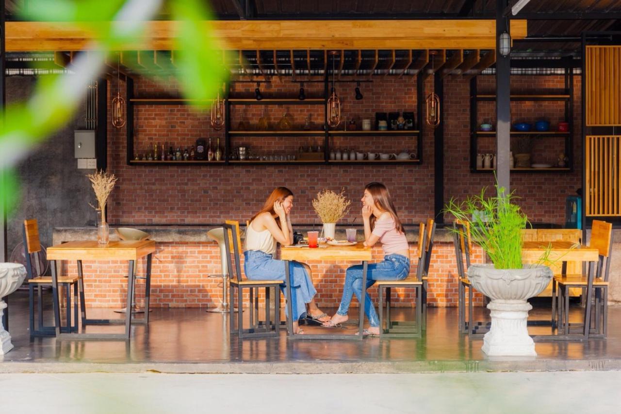 The Sun Resort Ratchaburi Exterior photo