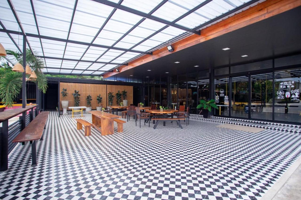 The Sun Resort Ratchaburi Exterior photo